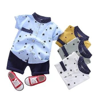 Модные комплекты одежды для маленьких мальчиков, рубашка с коротким рукавом и буквенным принтом, шорты средней длины, 2 предмета, брюки, костюмы на 1-4 года