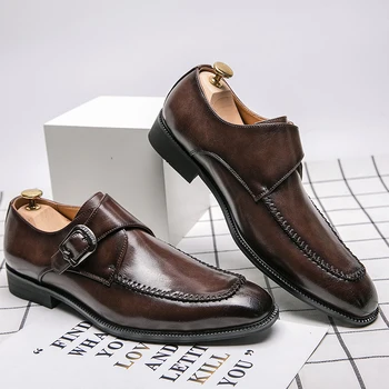 Мужские модельные туфли в британском стиле, деловая официальная обувь для мужчин, обувь из спилка, модные оксфорды с ремешком и пряжкой